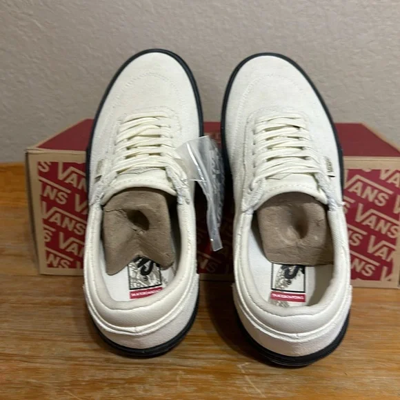 Vans Gilbert Crockett Antique white black men’s size 6.5